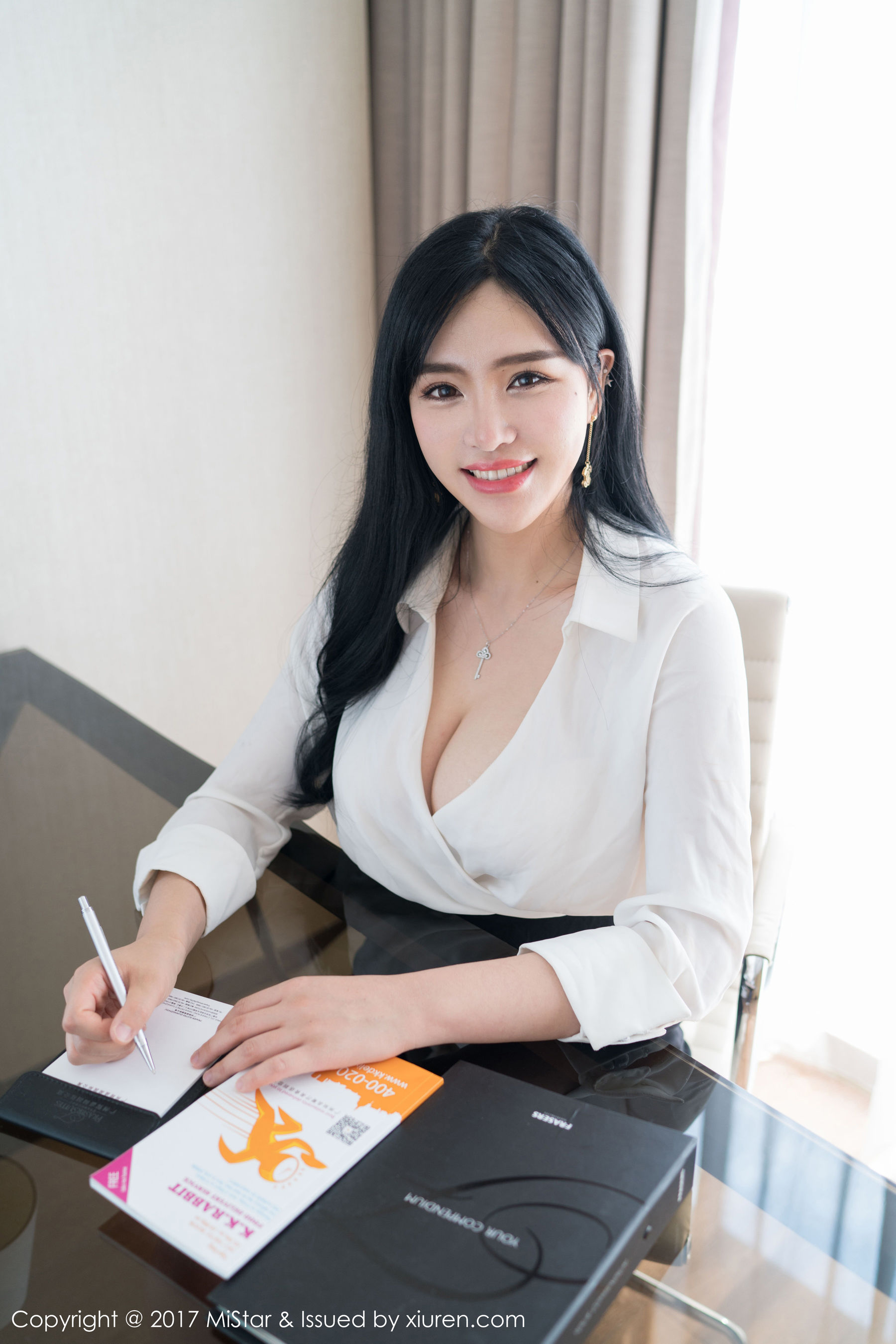 刘钰儿《性感OL秘书系列》 [魅妍社MiStar] VOL.172