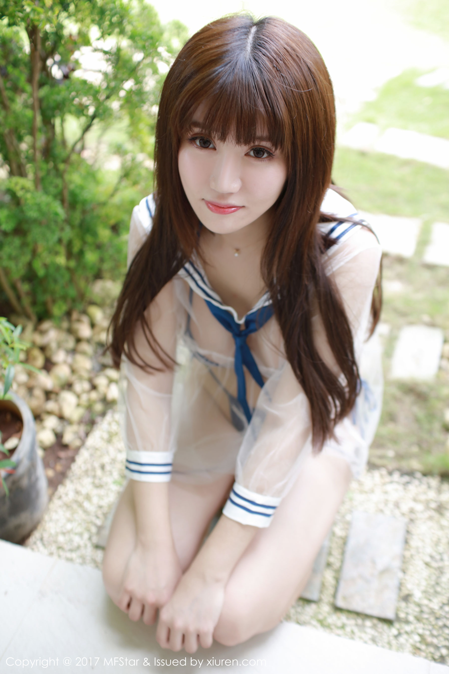 K8傲娇萌萌Vivian《性感肚兜+半透比基尼》 [模范学院MFStar] Vol.105