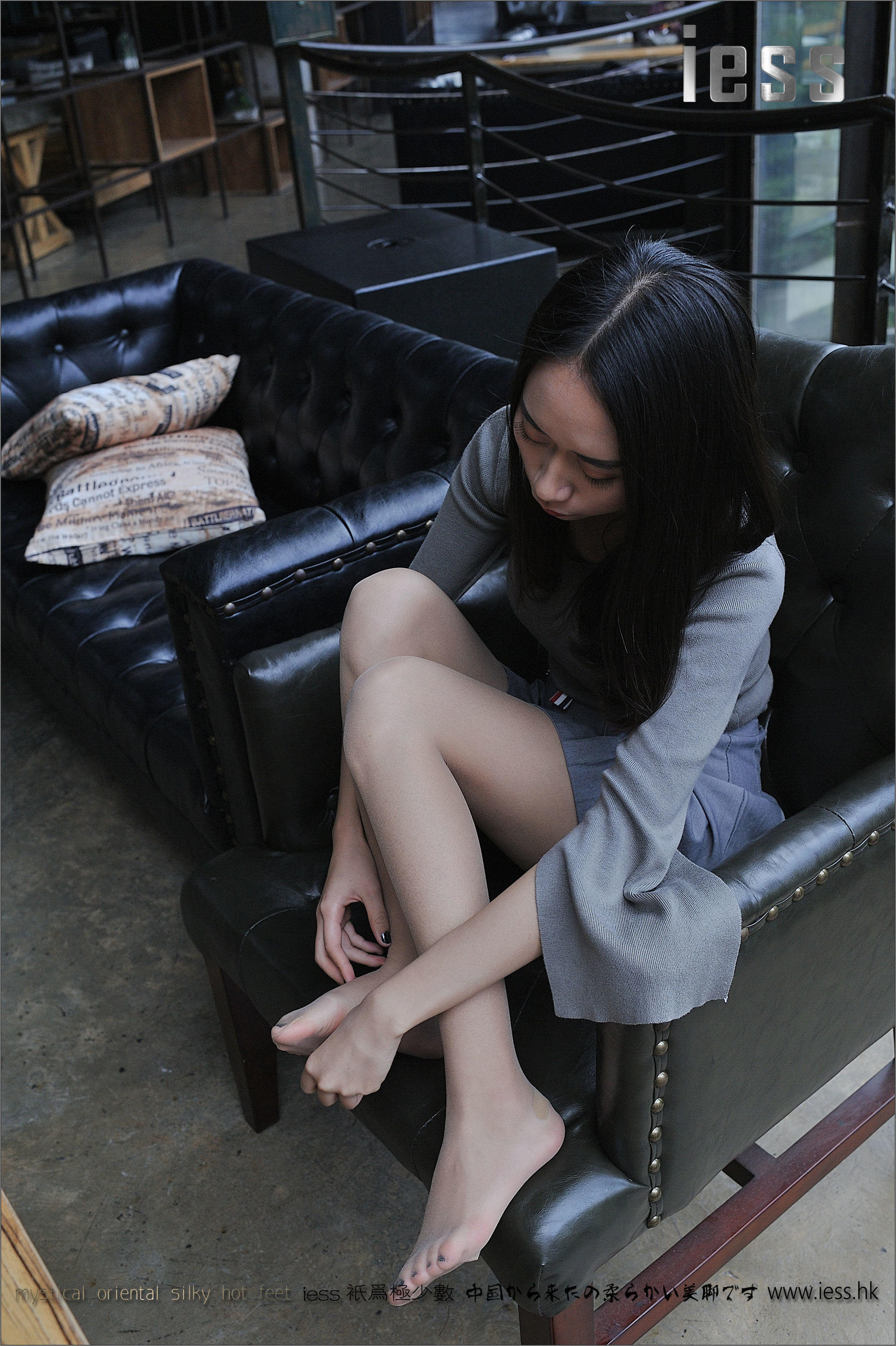 丝足便当057 小C 《超薄肉丝与黑高跟》[IESS异思趣向]