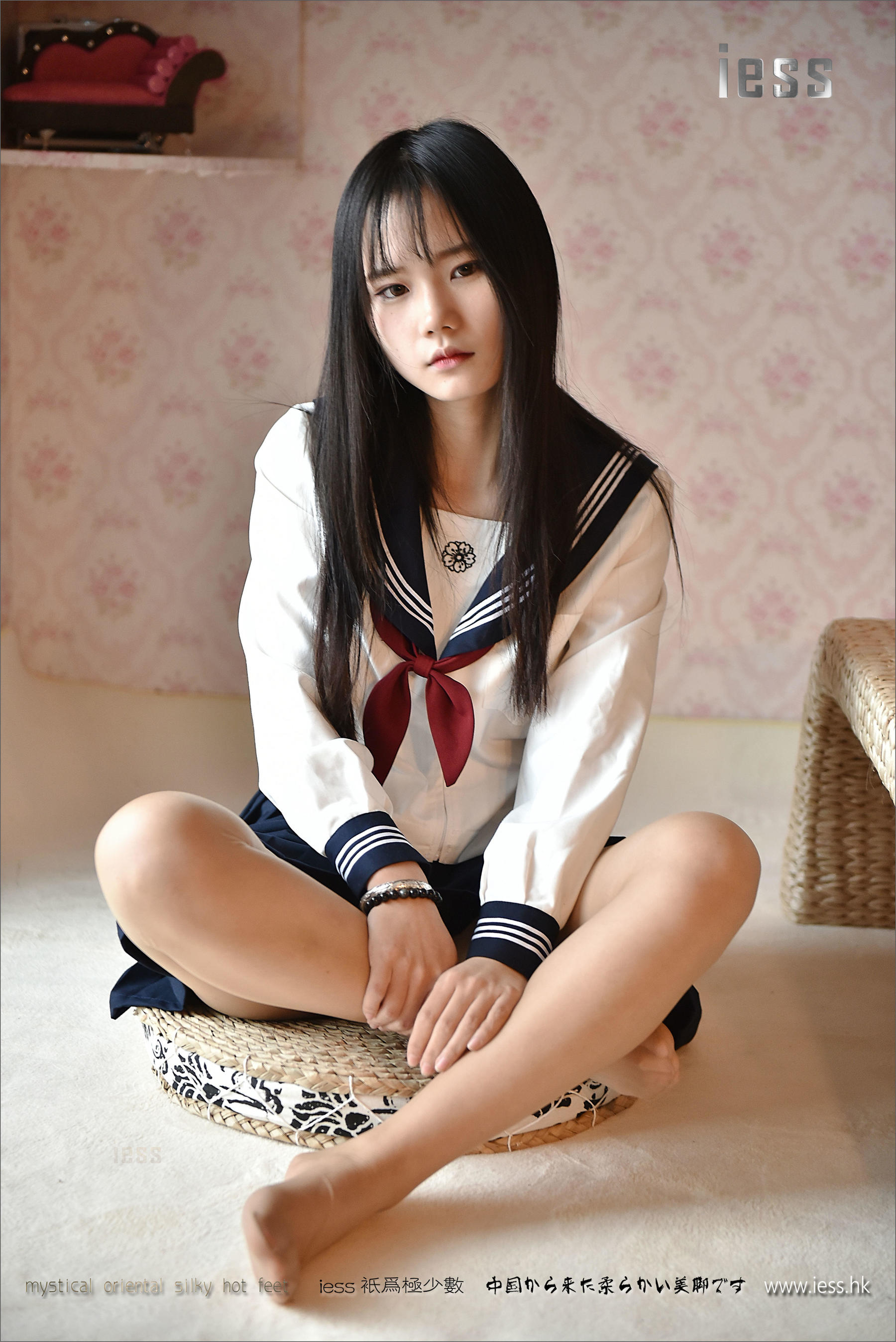 丝足便当082 琪琪 《制服系列之JK第2部-1》[IESS异思趣向]