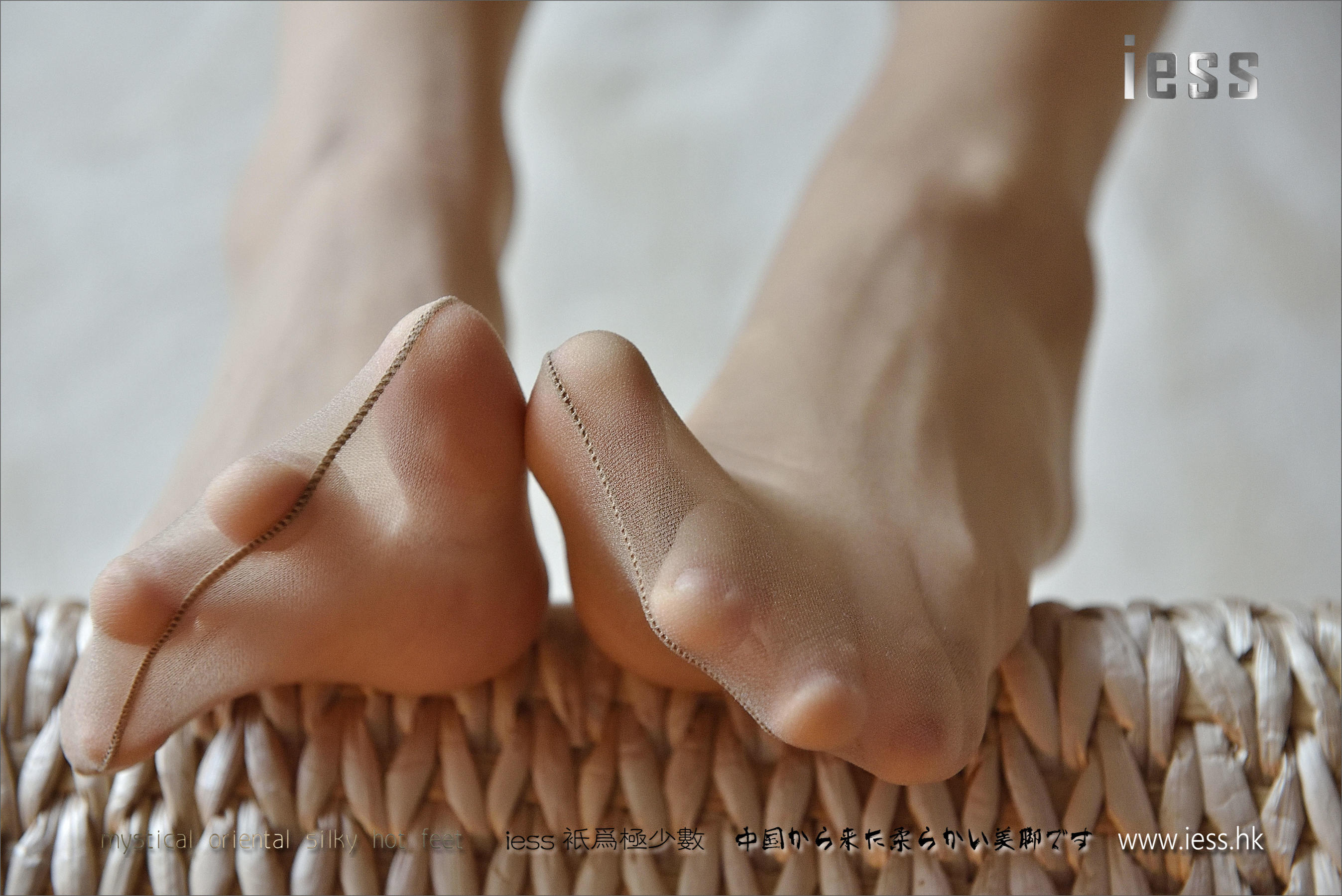 丝足便当082 琪琪 《制服系列之JK第2部-1》[IESS异思趣向]