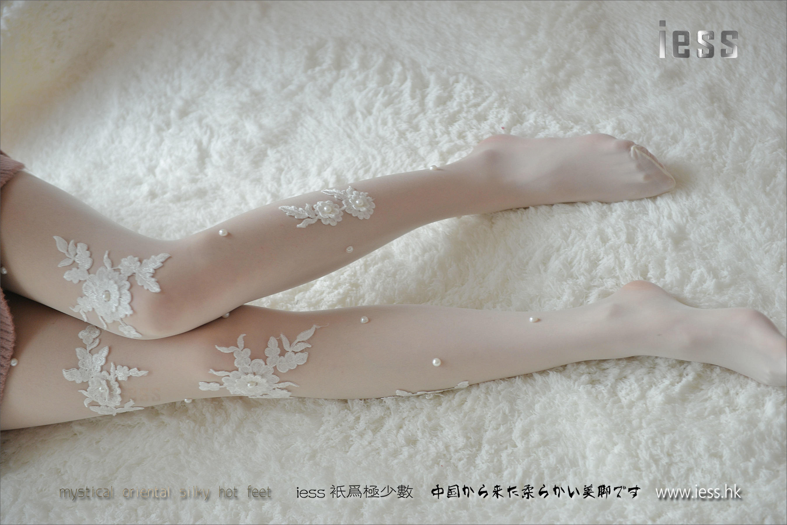 丝足便当083 佳佳 《雪莲花》[IESS异思趣向]