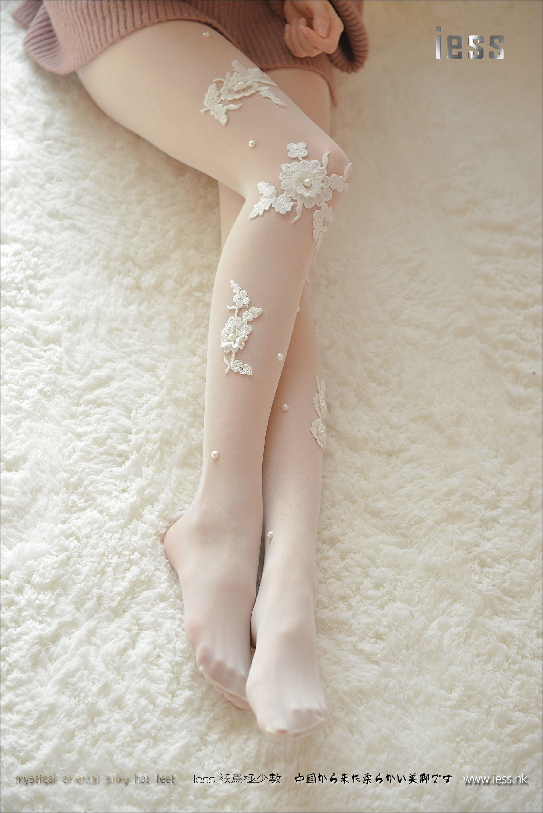 丝足便当083 佳佳 《雪莲花》[IESS异思趣向]
