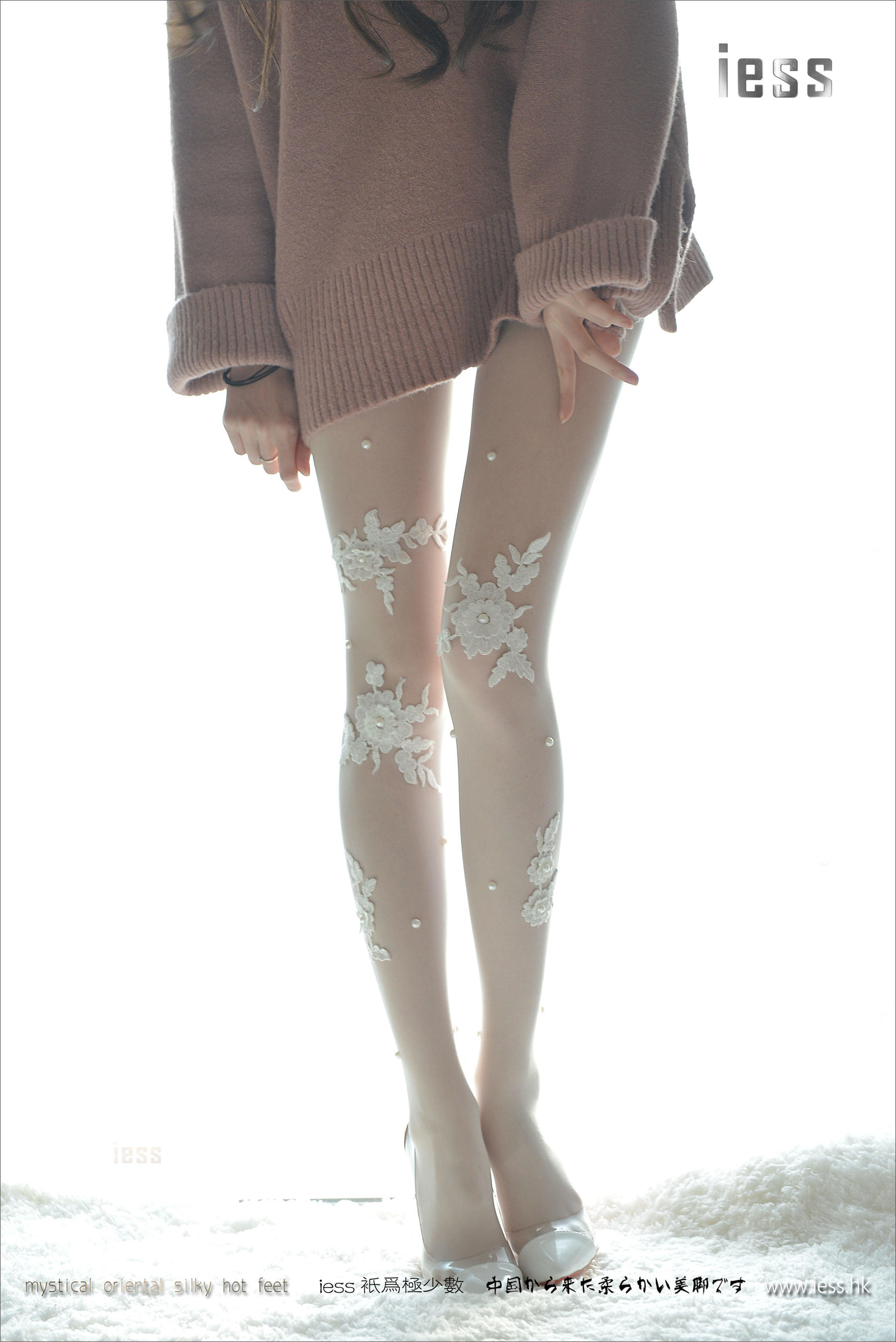 丝足便当083 佳佳 《雪莲花》[IESS异思趣向]