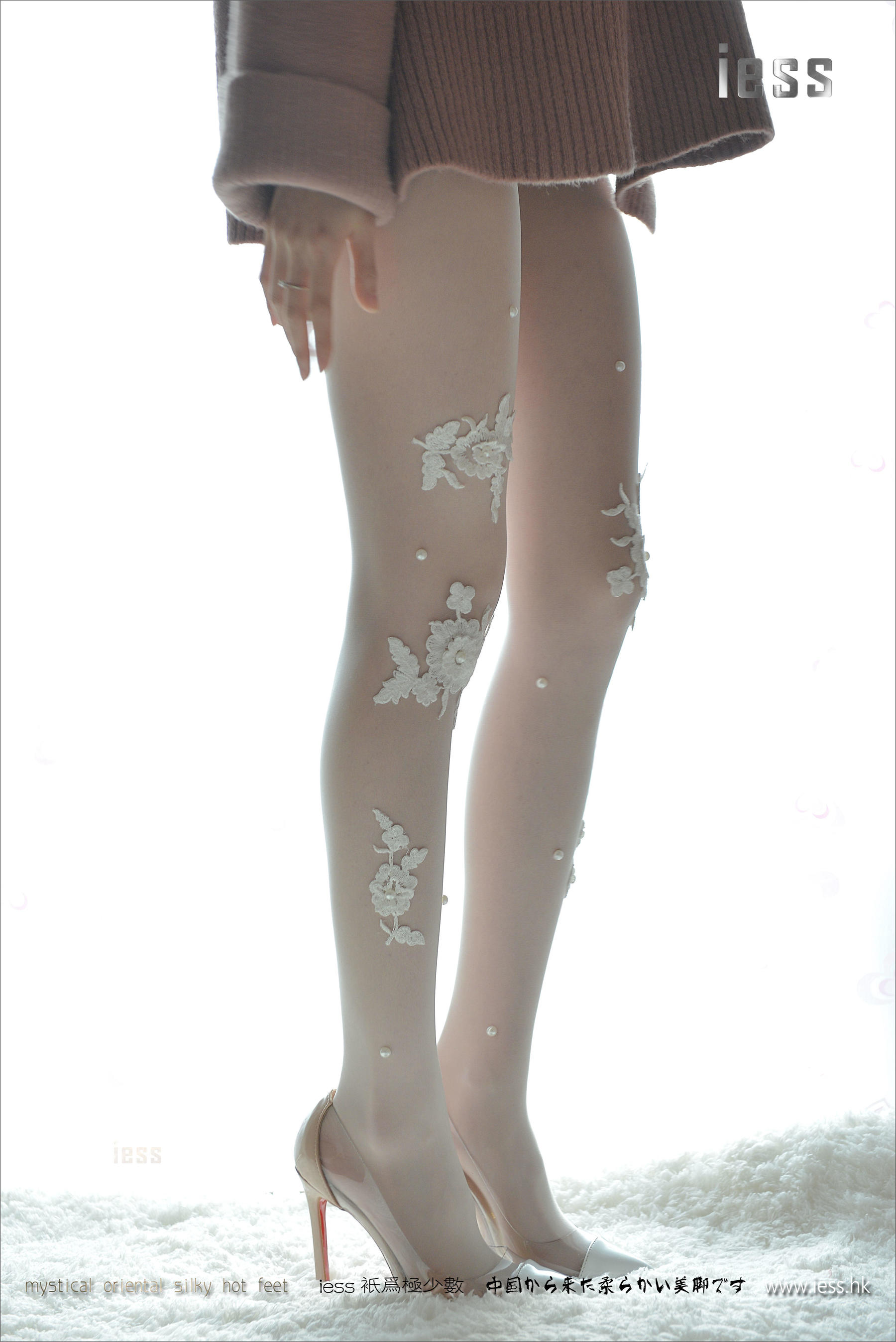 丝足便当083 佳佳 《雪莲花》[IESS异思趣向]