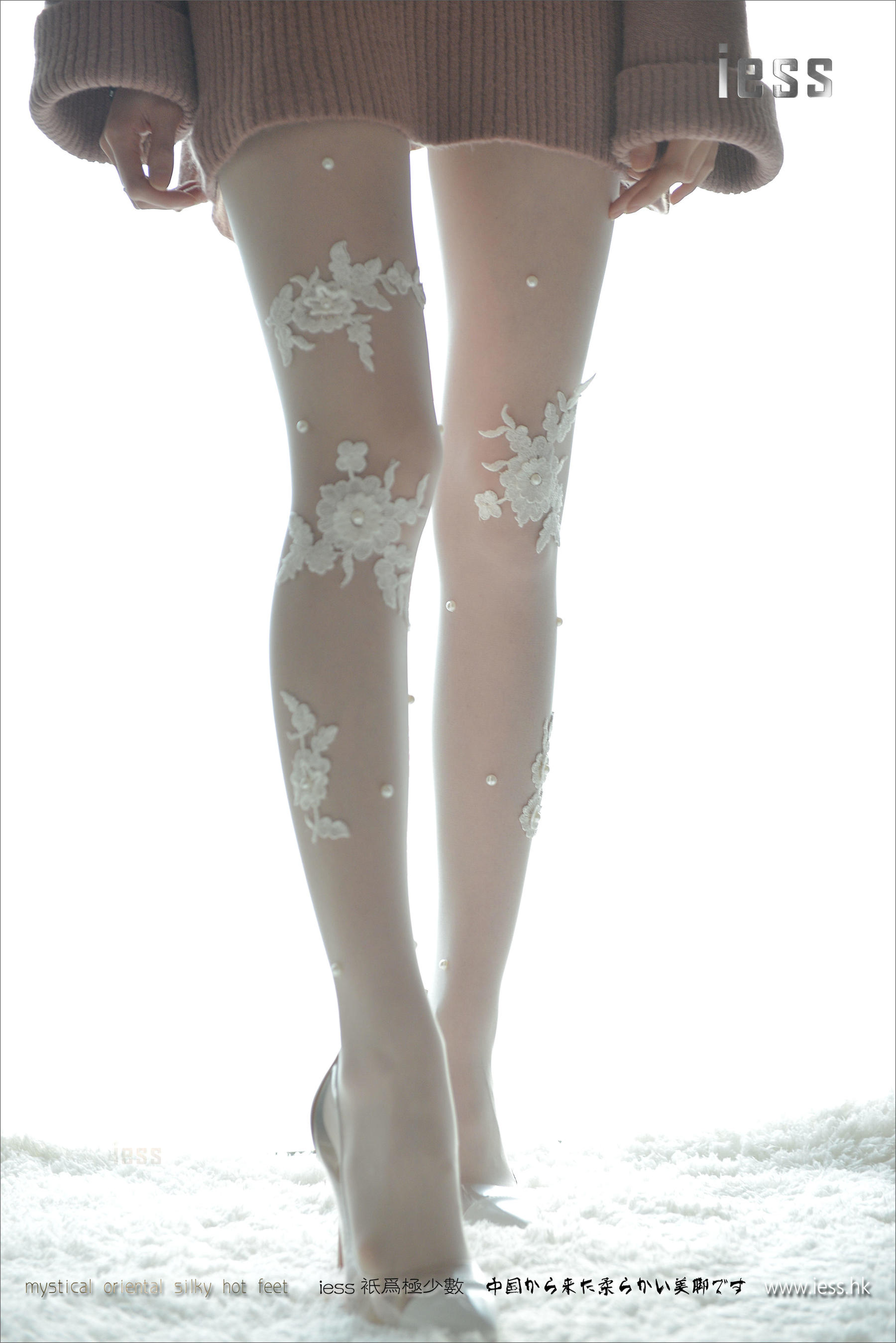 丝足便当083 佳佳 《雪莲花》[IESS异思趣向]