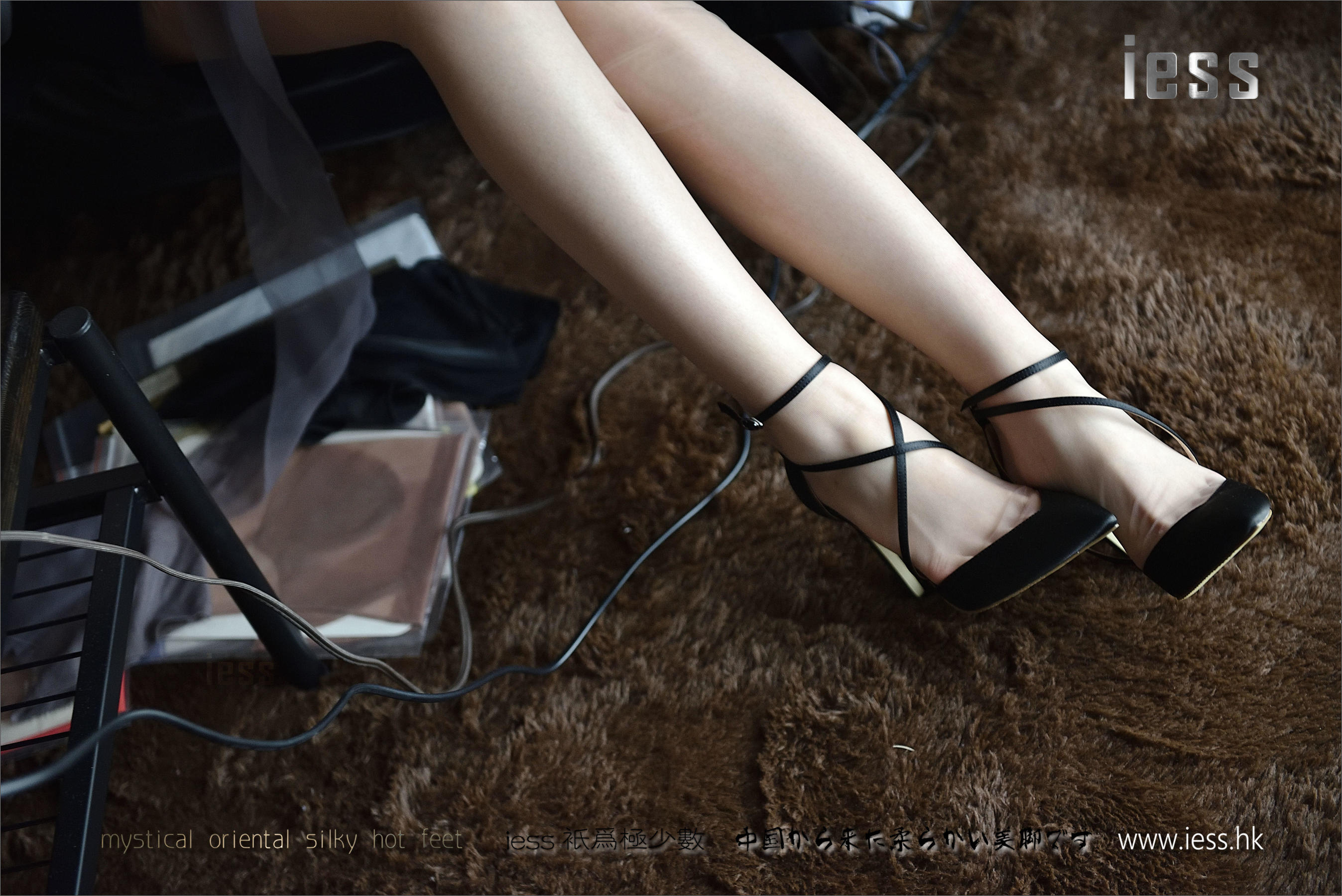 丝足便当085 公子 《公子与她的丝袜实验室》[IESS异思趣向]