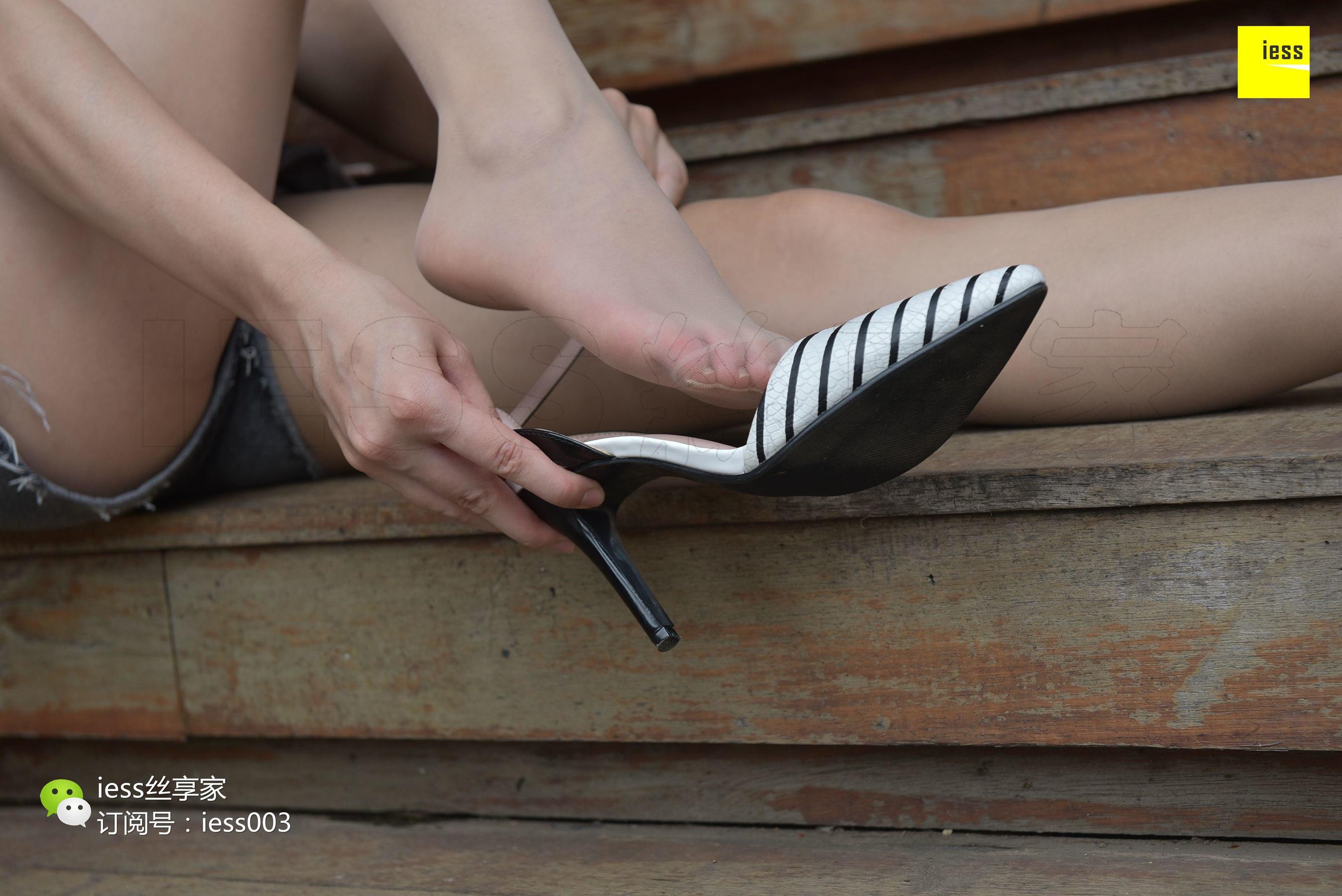 丝享家051 欣欣 《超短热裤肉丝Ⅱ》[IESS异思趣向]