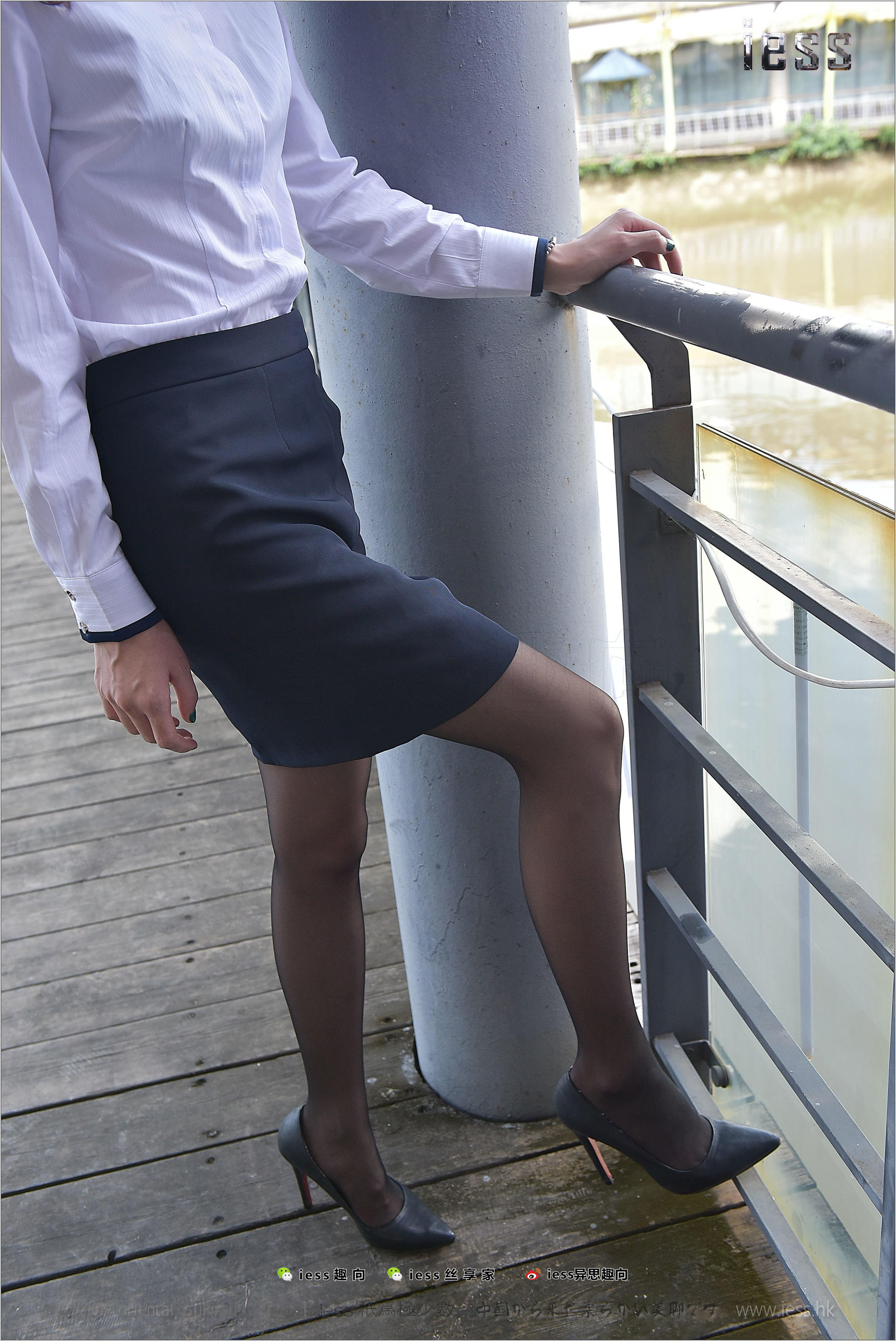 丝足便当151 小六 《小六户外黑丝秀》[IESS异思趣向]