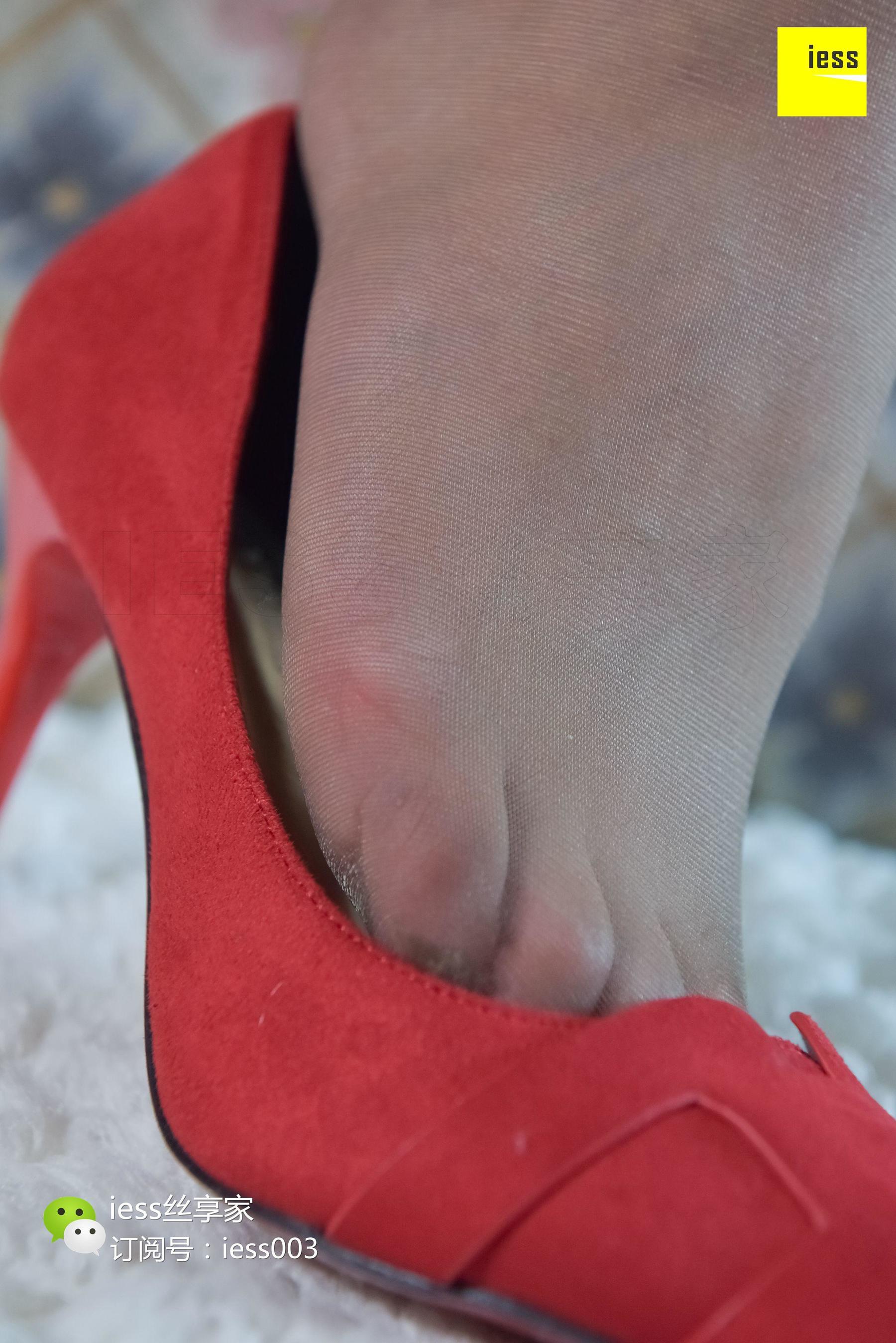 丝享家077 秋秋 《佳节赏月赏美腿》[IESS异思趣向]