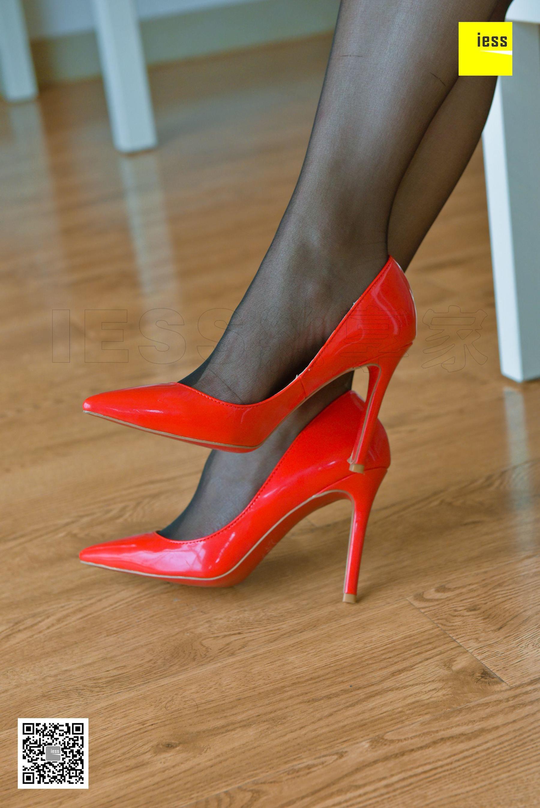 丝享家120 君君 《脚尖加固的黑丝》[IESS异思趣向]