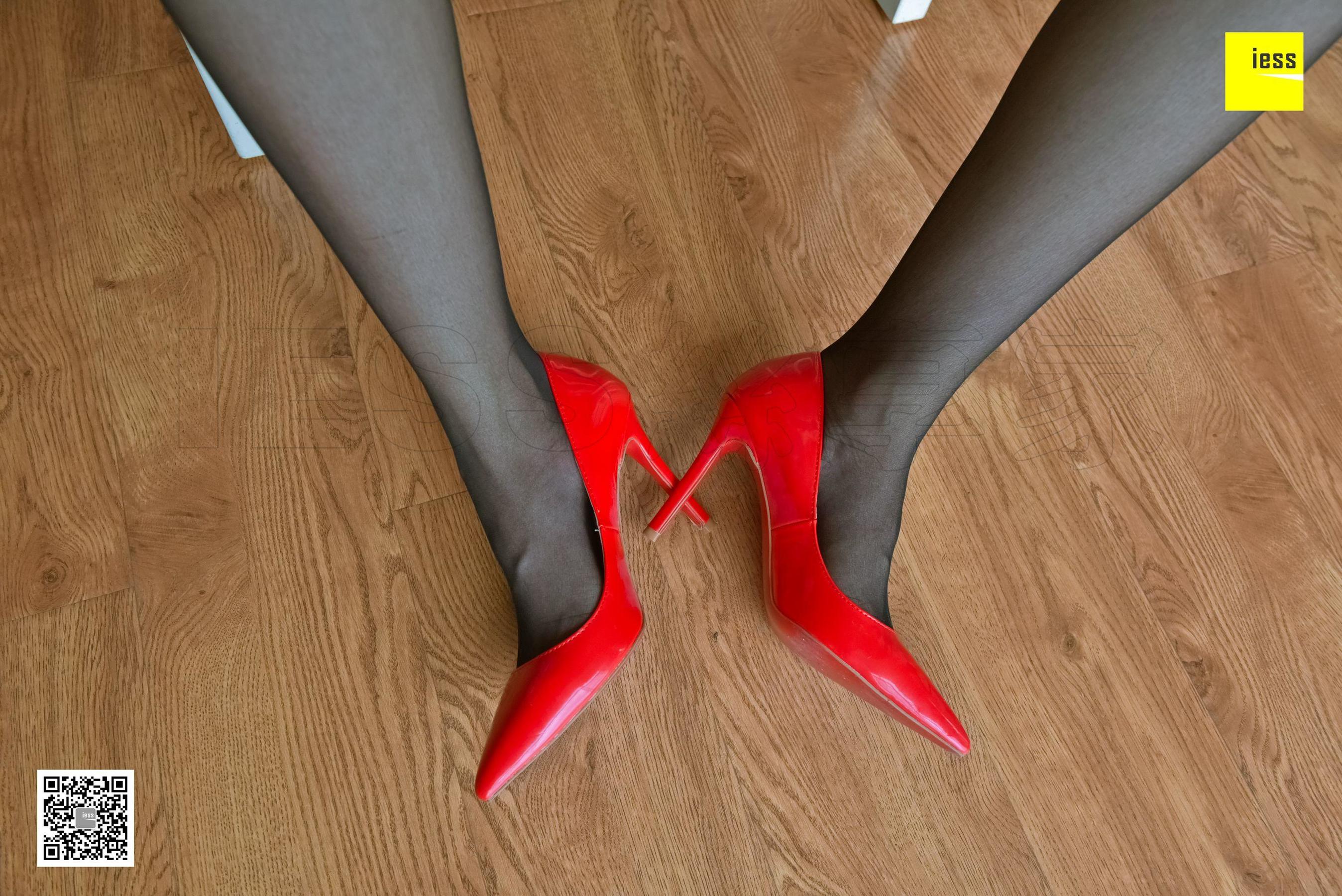 丝享家120 君君 《脚尖加固的黑丝》[IESS异思趣向]