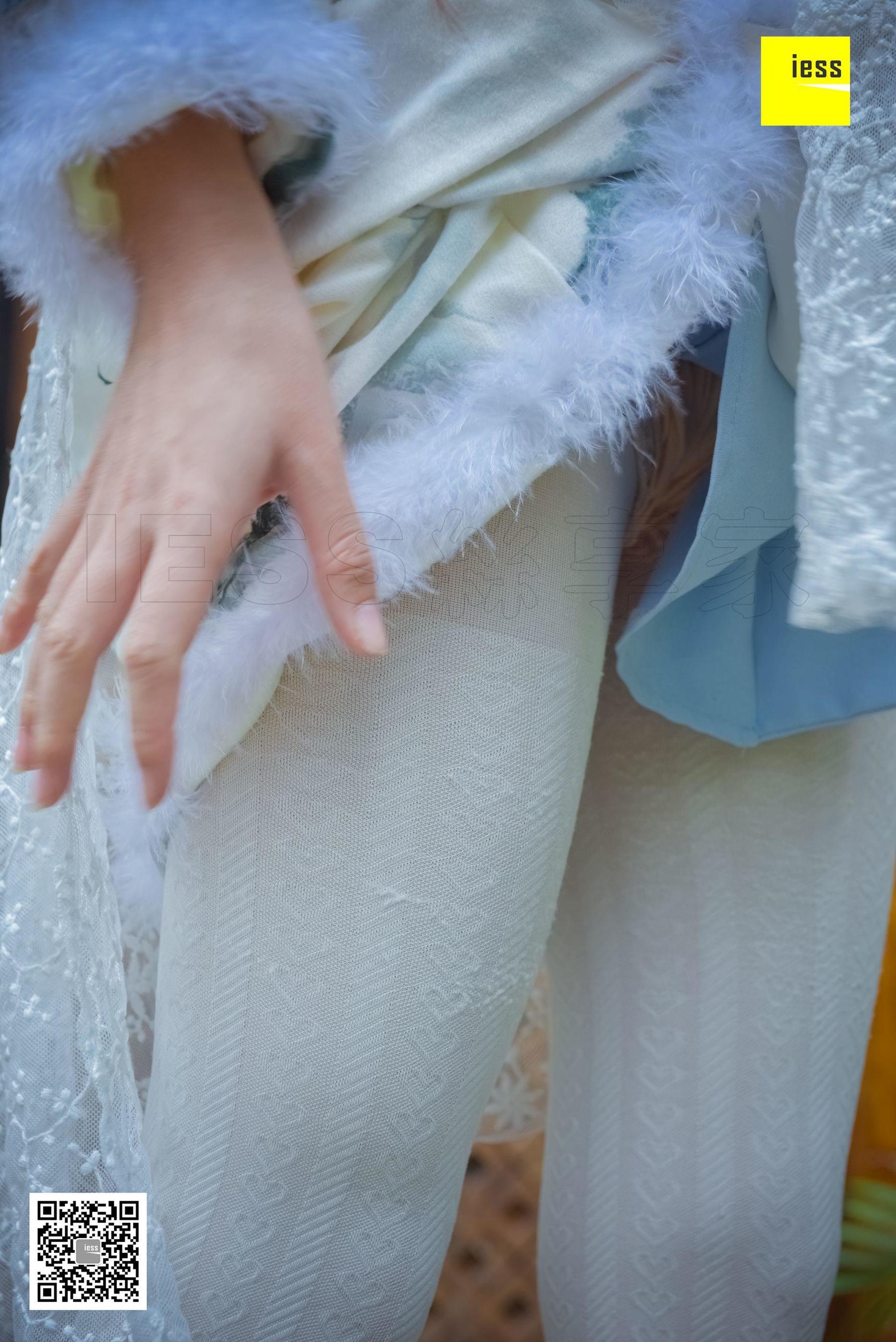 丝享家122 木木 《汉服绣花鞋白色袜》[IESS异思趣向]