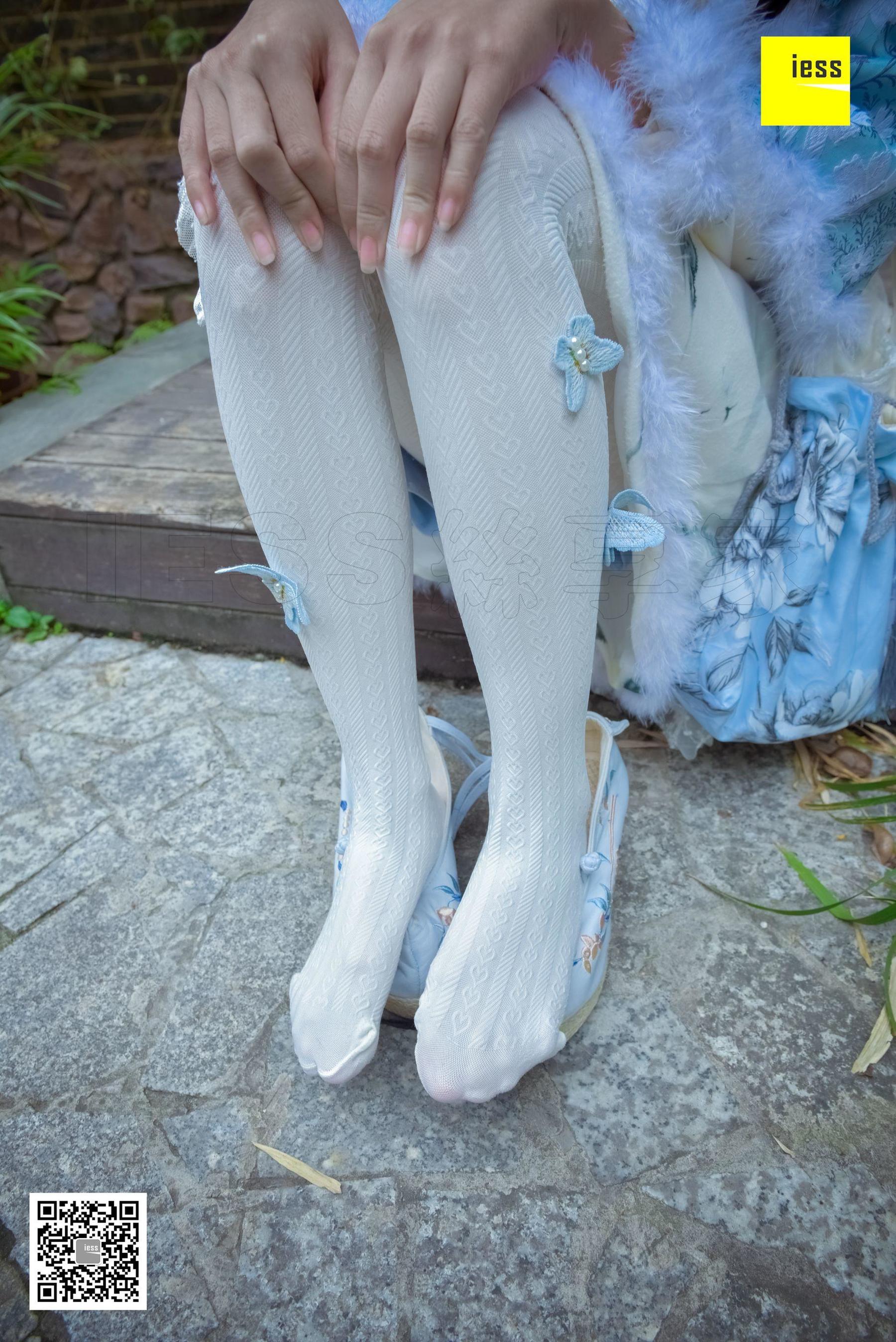 丝享家122 木木 《汉服绣花鞋白色袜》[IESS异思趣向]