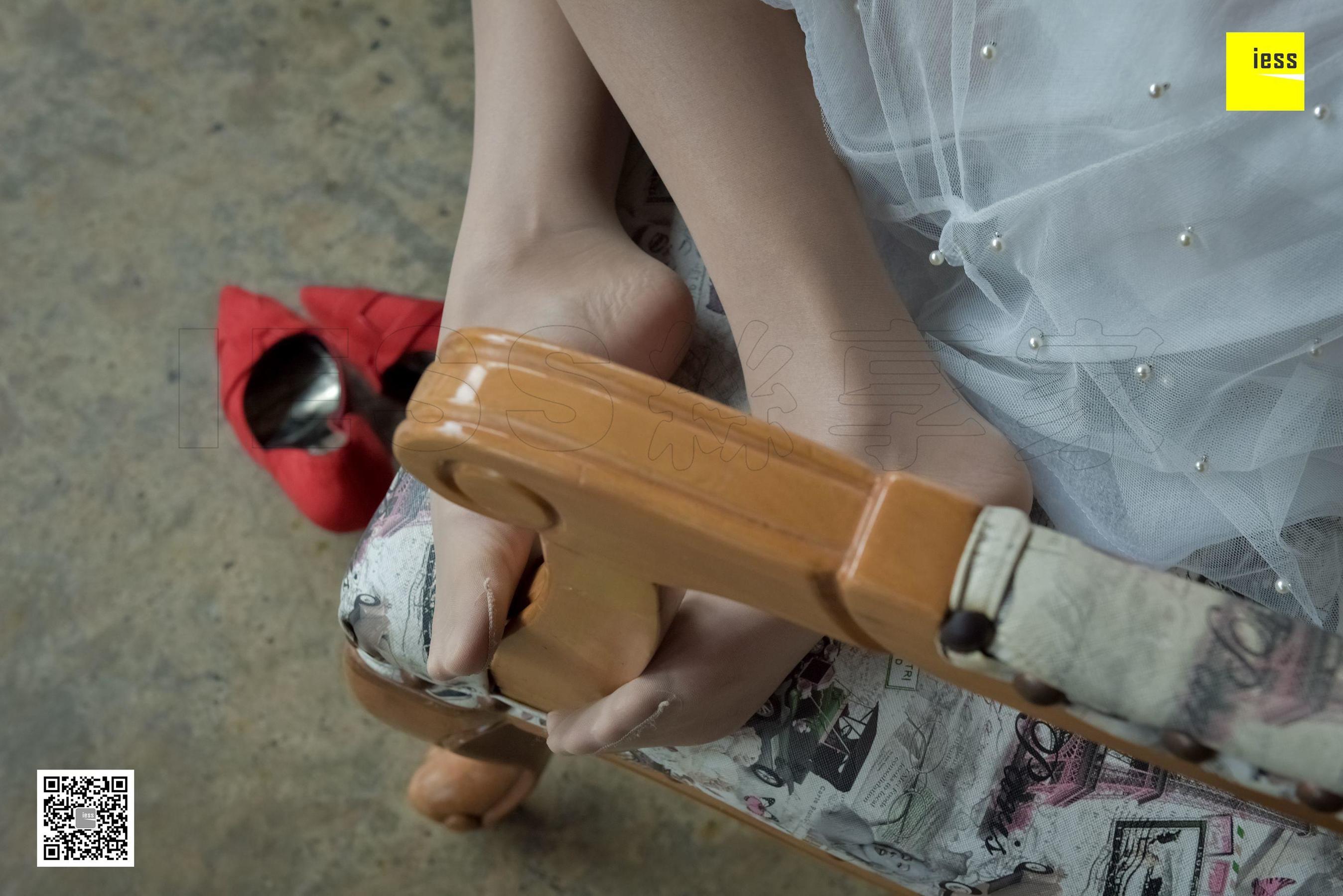 丝享家127 婉萍 《蕾丝裙肉丝红鞋》[IESS异思趣向]