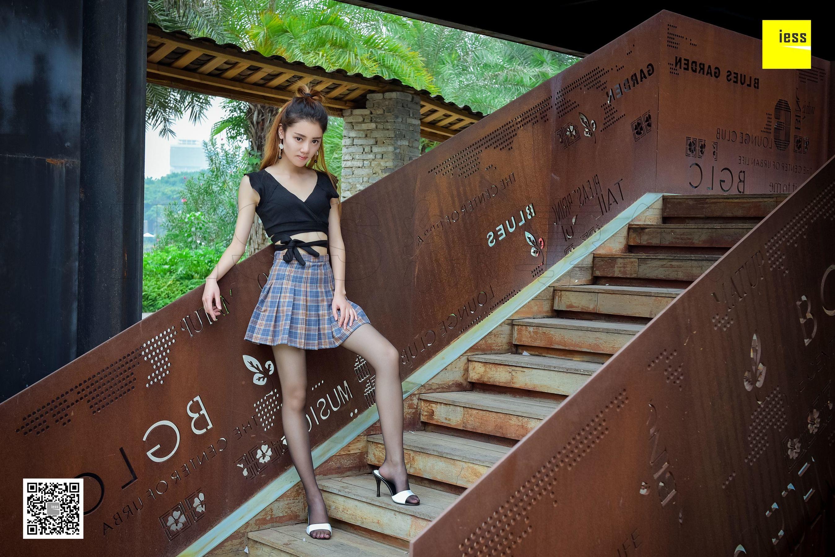 丝享家128 晶晶 《露脐小短裙黑丝》[IESS异思趣向]