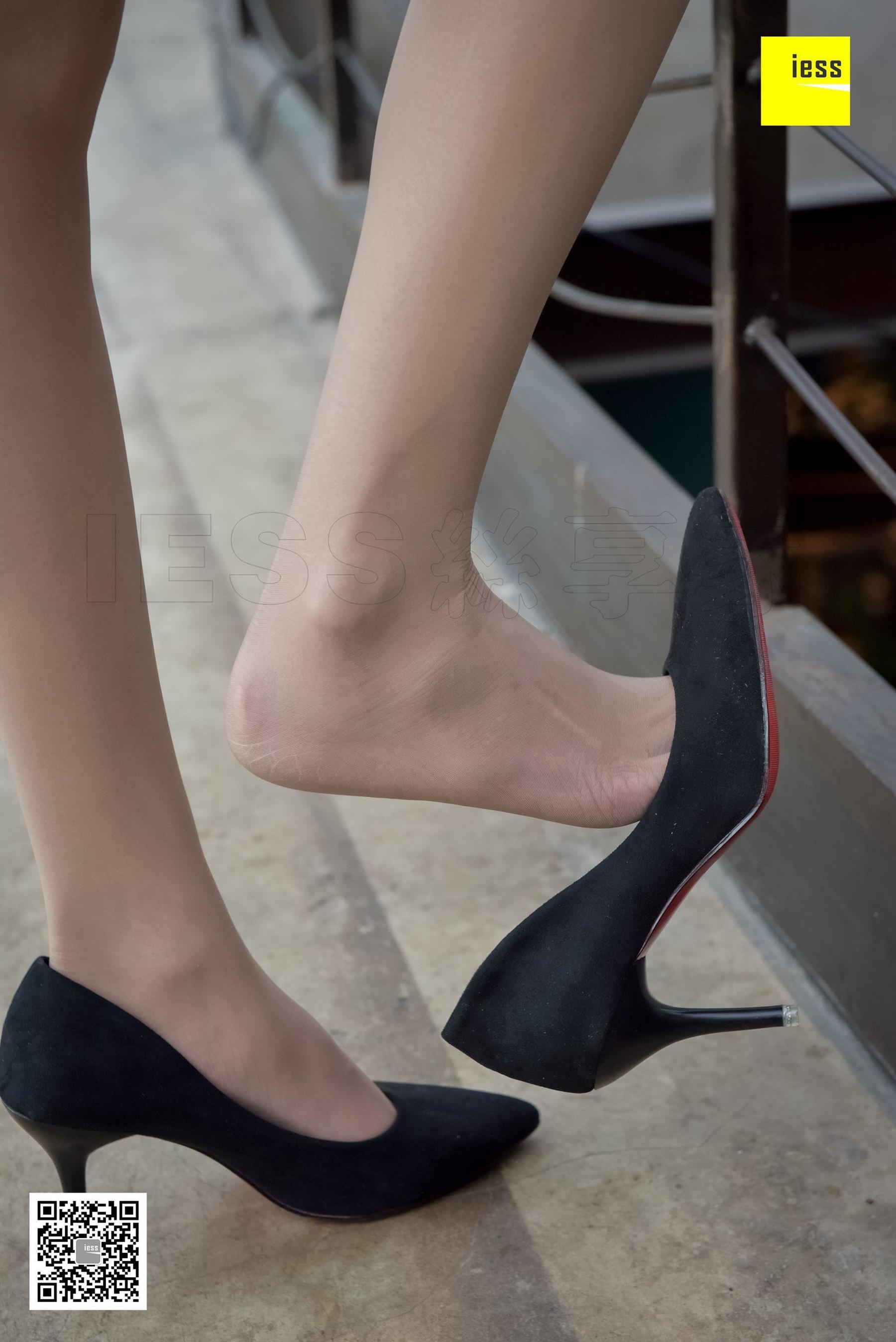 丝享家142 永英 《软妹肉丝小细腿》[IESS异思趣向]