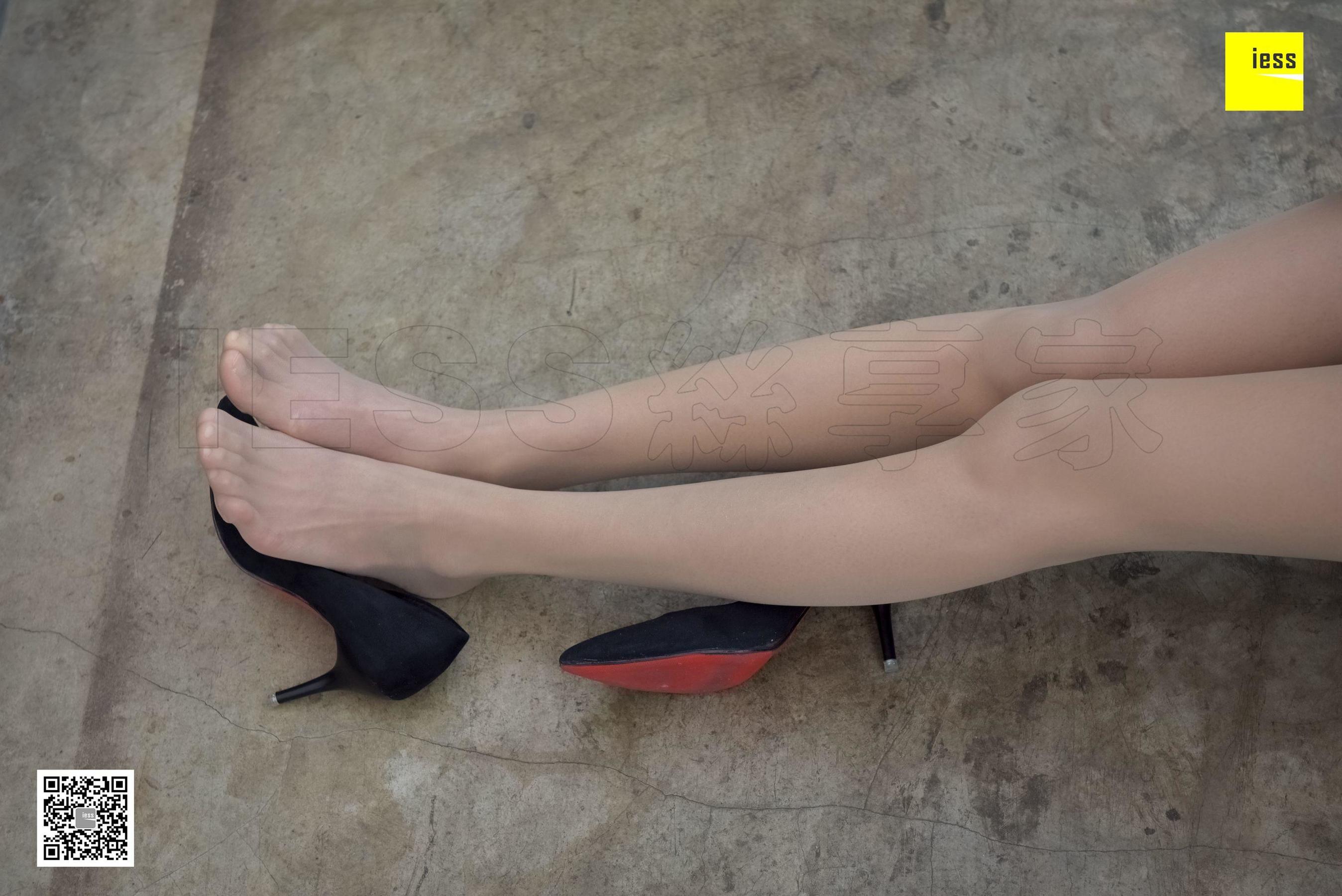 丝享家142 永英 《软妹肉丝小细腿》[IESS异思趣向]