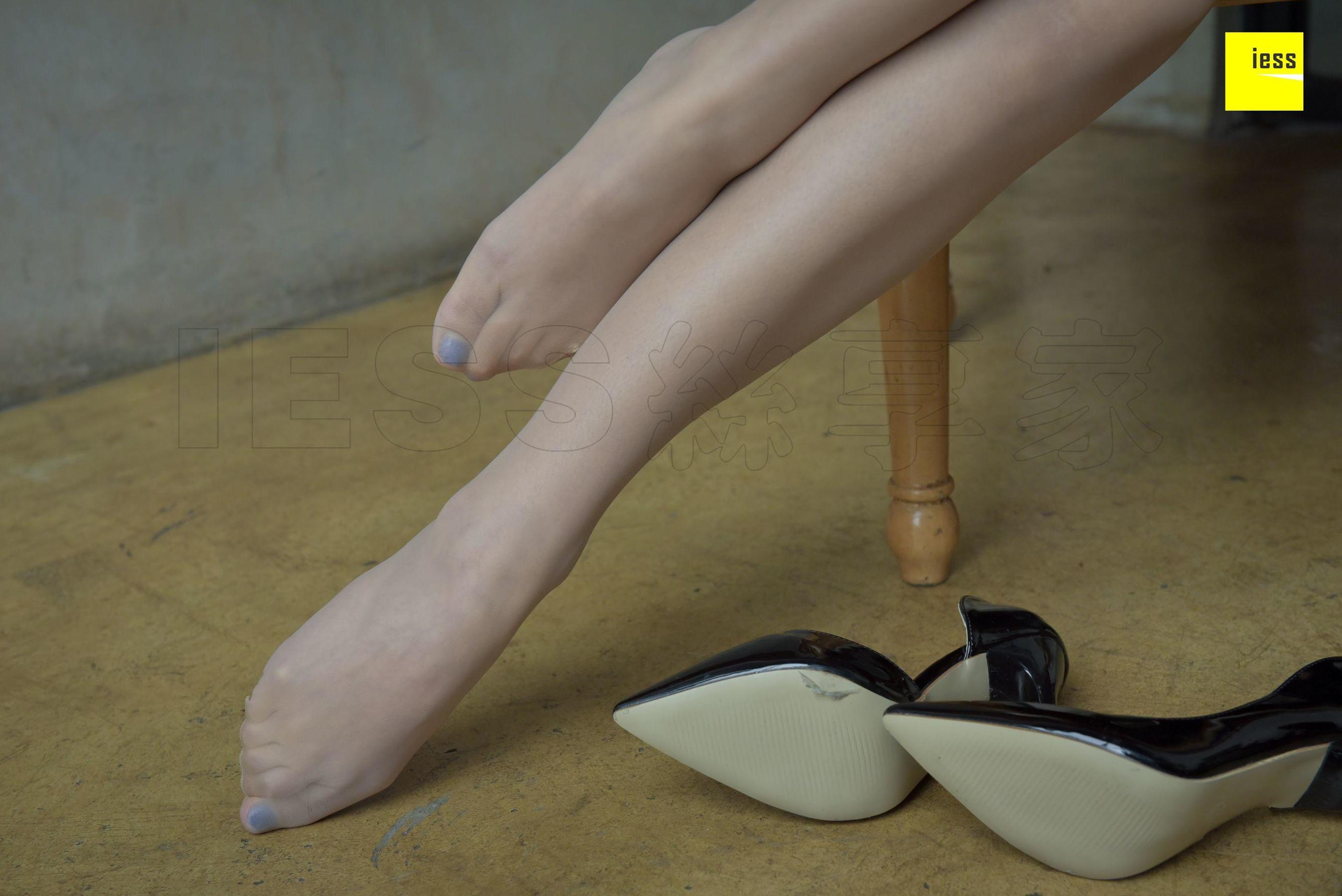 秋秋《魅惑的女上司》 [异思趣向IESS]丝享家【魔鬼周三】特刊04期