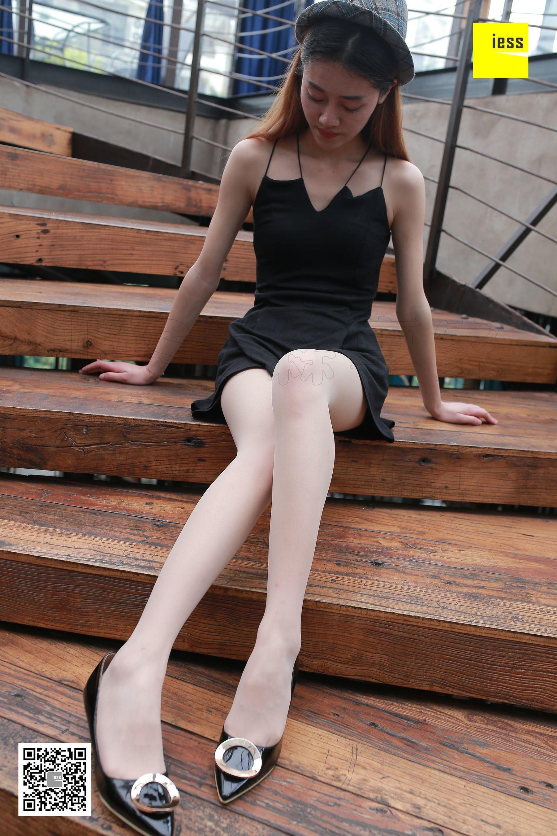 晶晶《吊带小短裙肉丝》[异思趣向IESS] 丝享家164