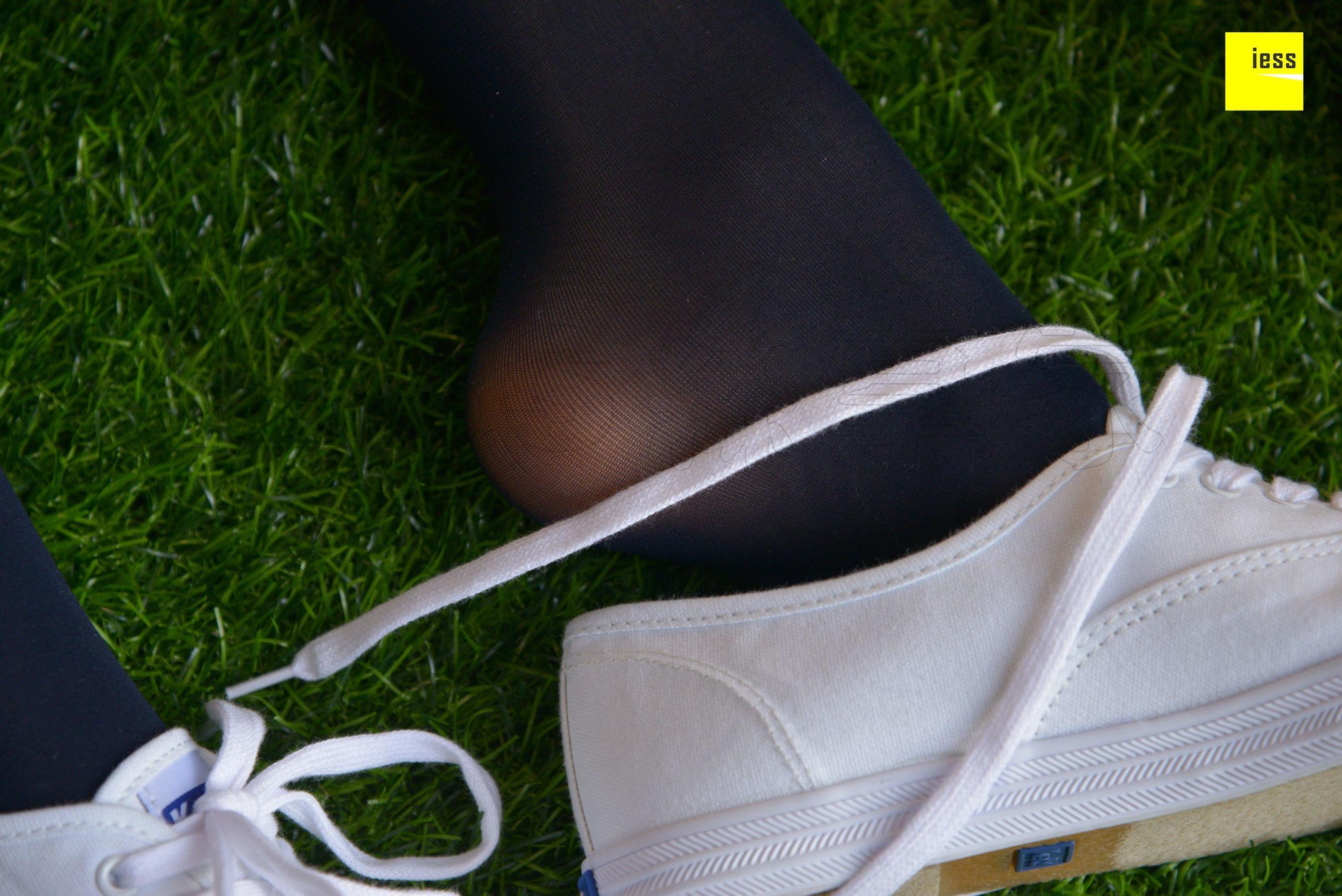 佳爷《佳爷的宝蓝色厚丝》[异思趣向IESS] 丝享家【魔鬼周三】特刊05期