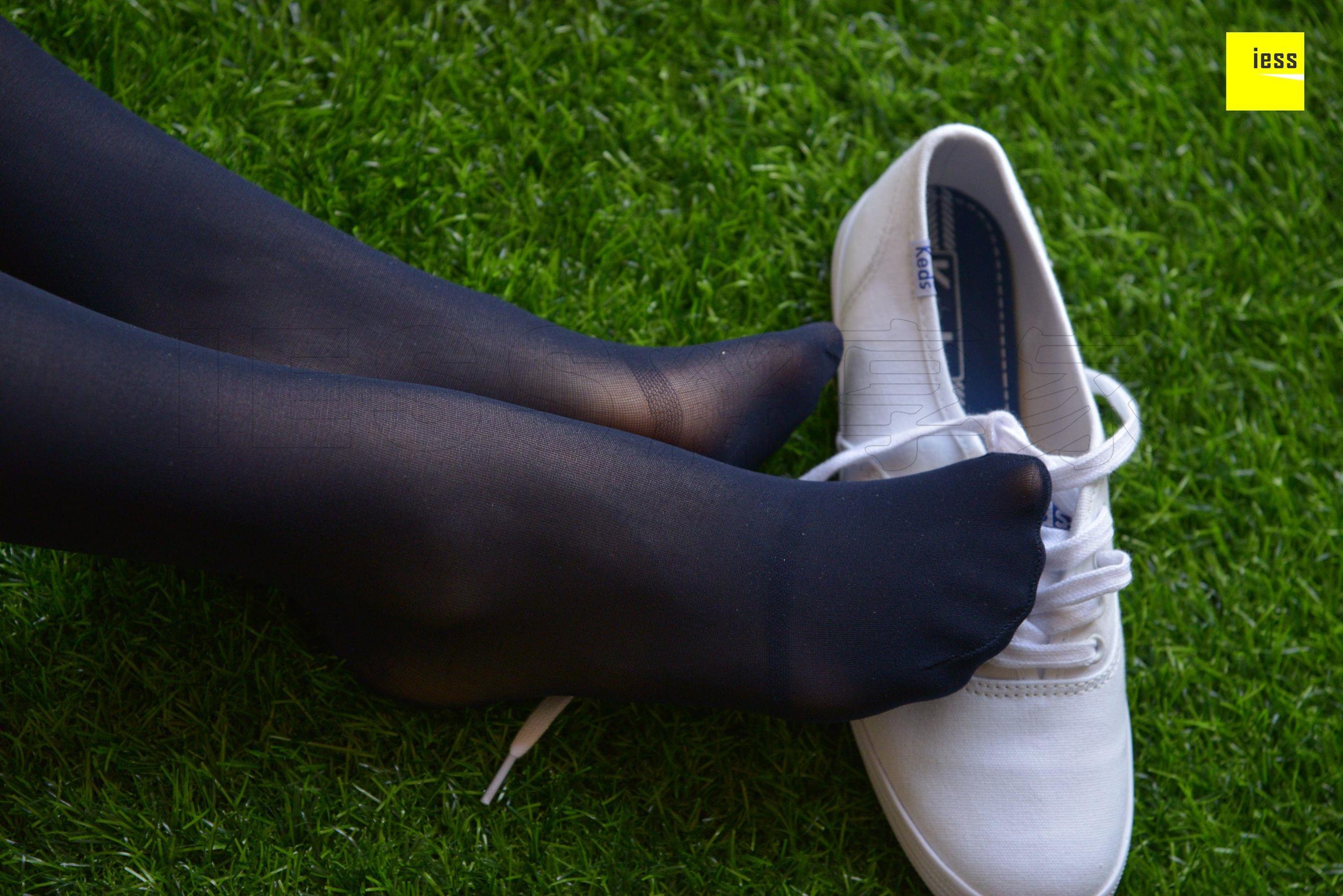 佳爷《佳爷的宝蓝色厚丝》[异思趣向IESS] 丝享家【魔鬼周三】特刊05期