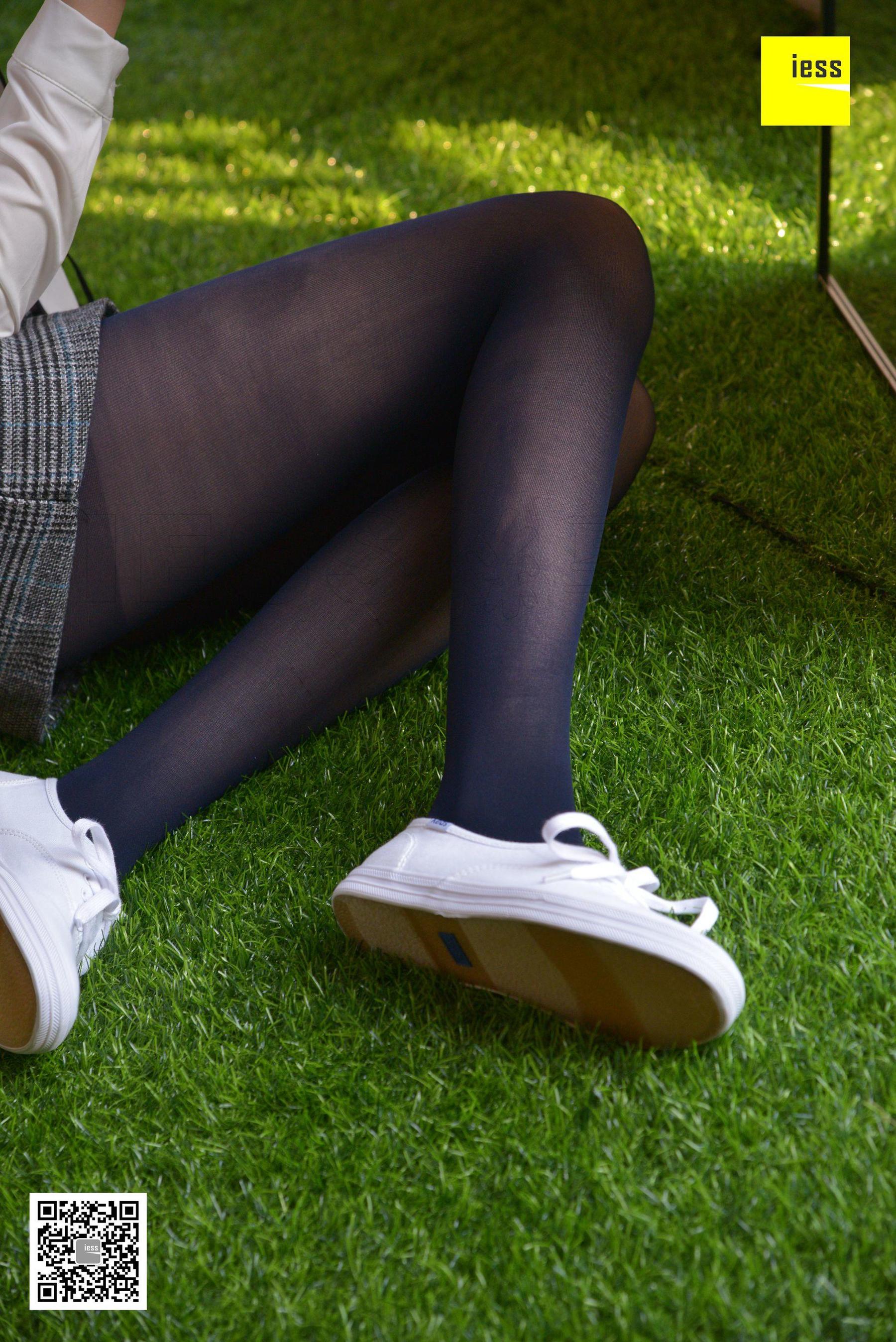 佳爷《佳爷的宝蓝色厚丝》[异思趣向IESS] 丝享家【魔鬼周三】特刊05期