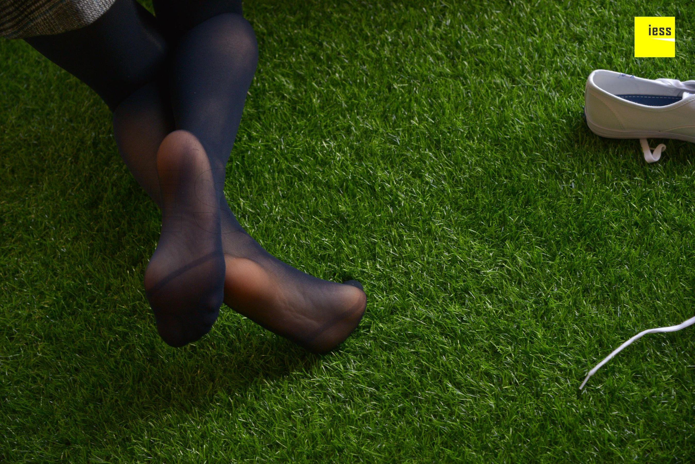 佳爷《佳爷的宝蓝色厚丝》[异思趣向IESS] 丝享家【魔鬼周三】特刊05期