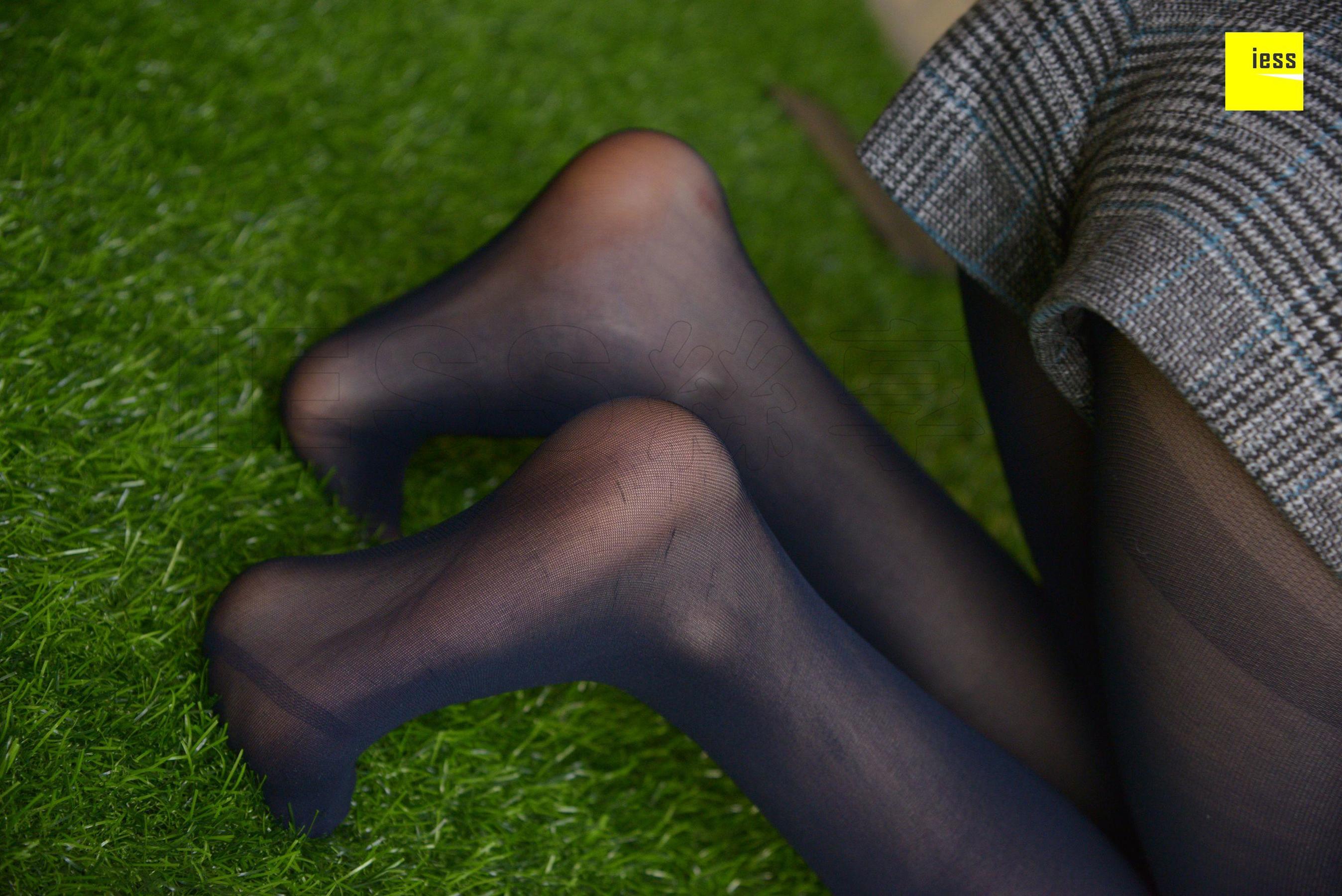 佳爷《佳爷的宝蓝色厚丝》[异思趣向IESS] 丝享家【魔鬼周三】特刊05期