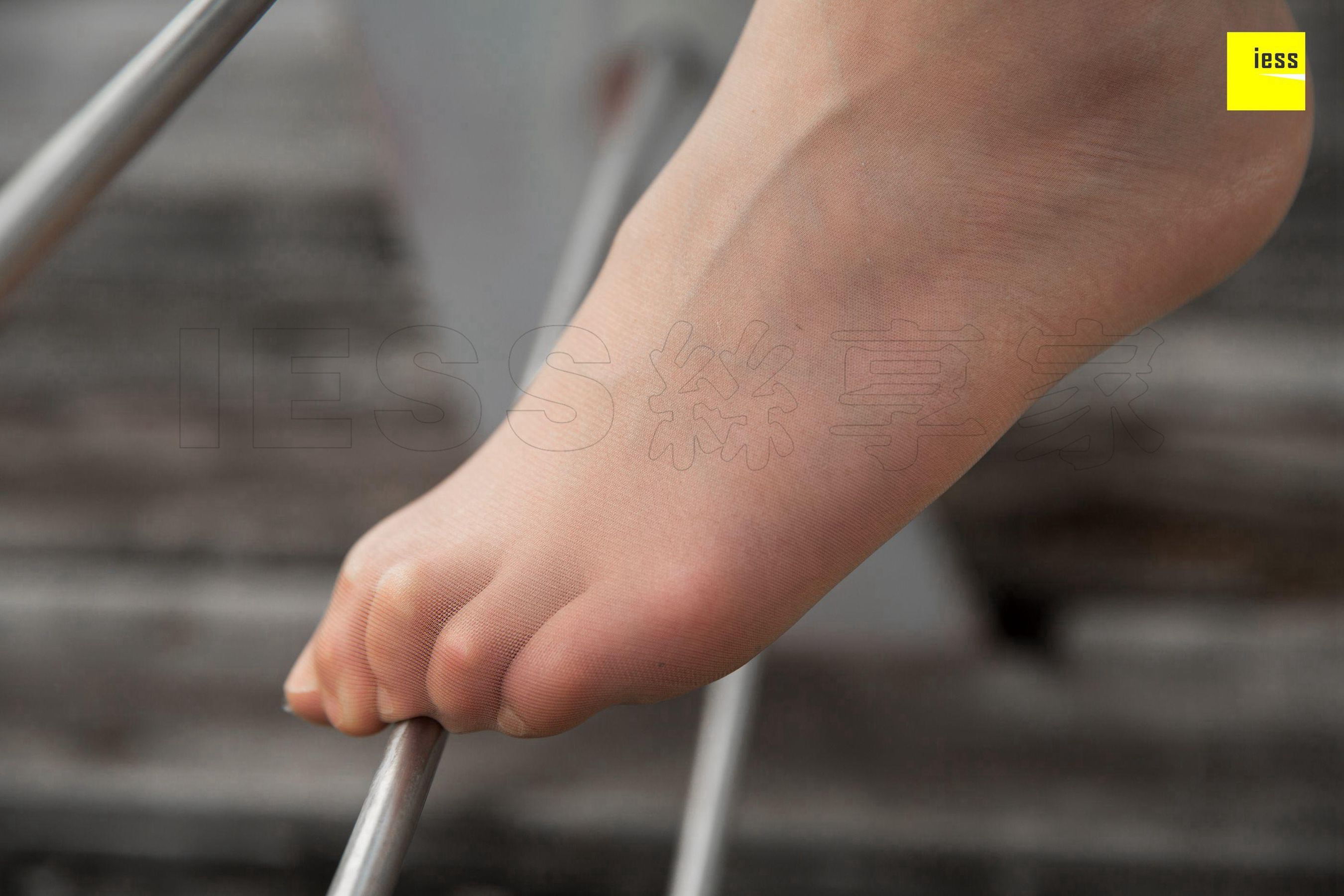 九妹《九妹的裸色高跟之旅》 [异思趣向IESS] 丝享家229