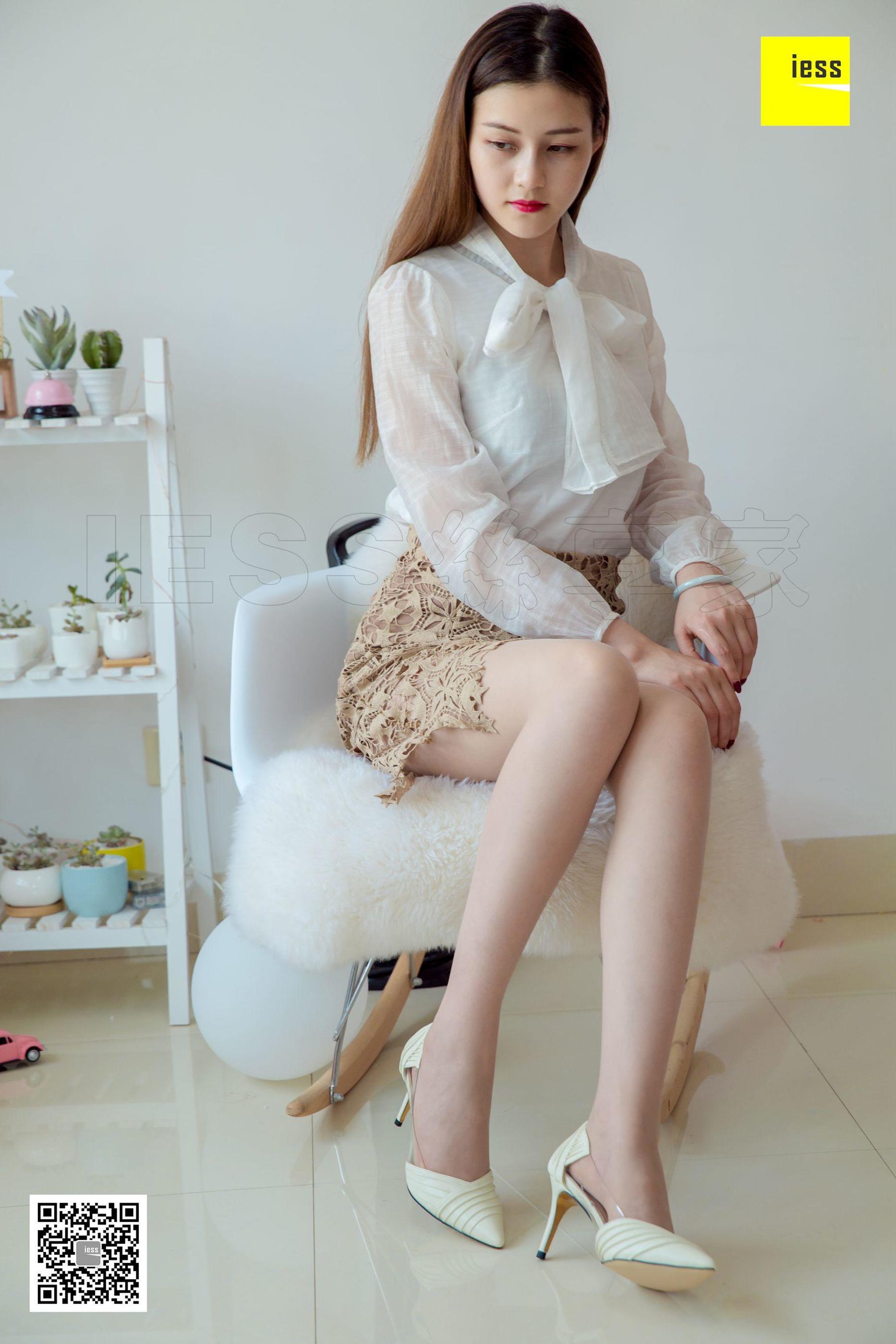[异思趣向IESS] 模特九妹《九妹的星星镂空裙》