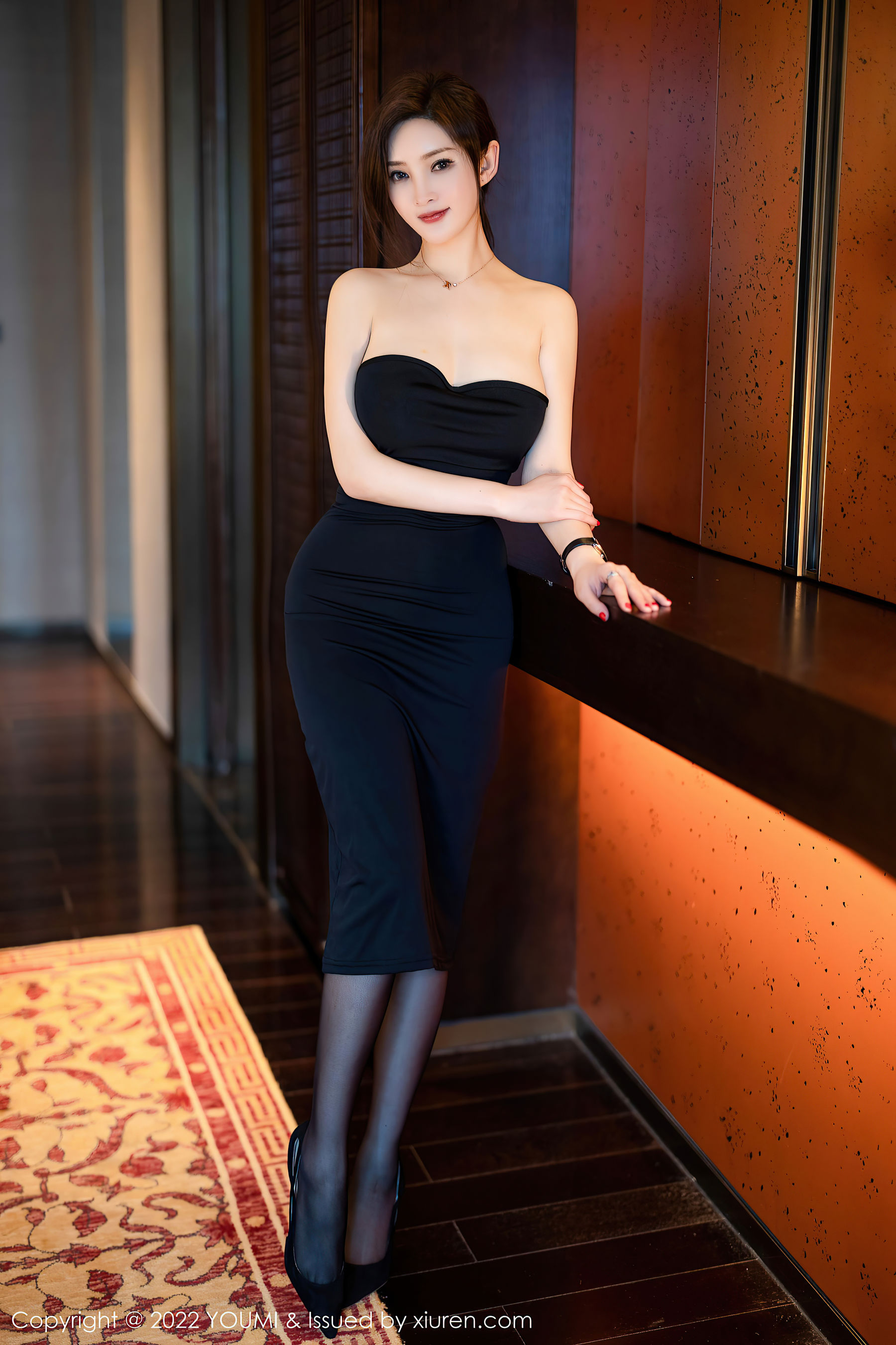 尤蜜荟YouMi Vol.817 奶瓶土肥圆矮挫丑黑穷 尤蜜荟YouMi Vol.817 奶瓶土肥圆矮挫丑黑穷