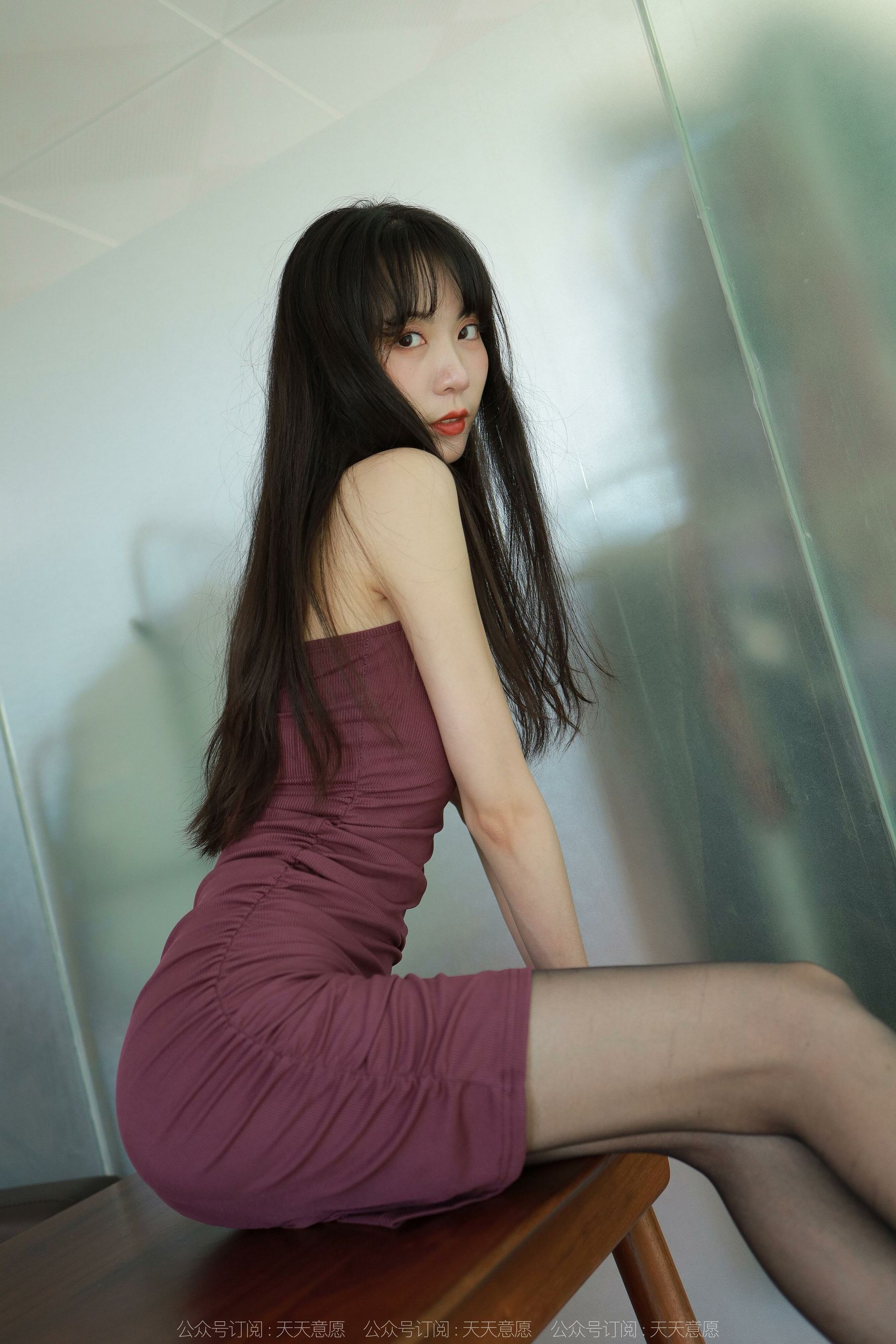 IESS异思趣向 - 模特： 团团 《台上桌下》