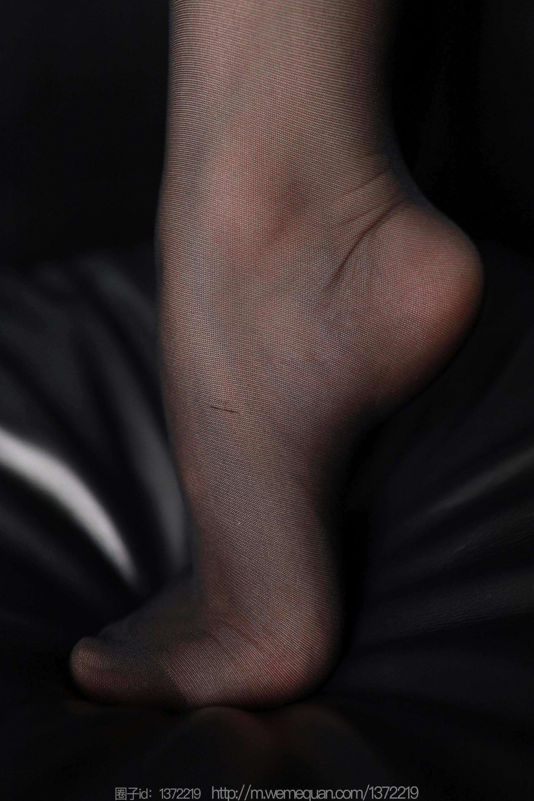 IESS异思趣向 - 模特：秋秋 《单肩包臀裙》